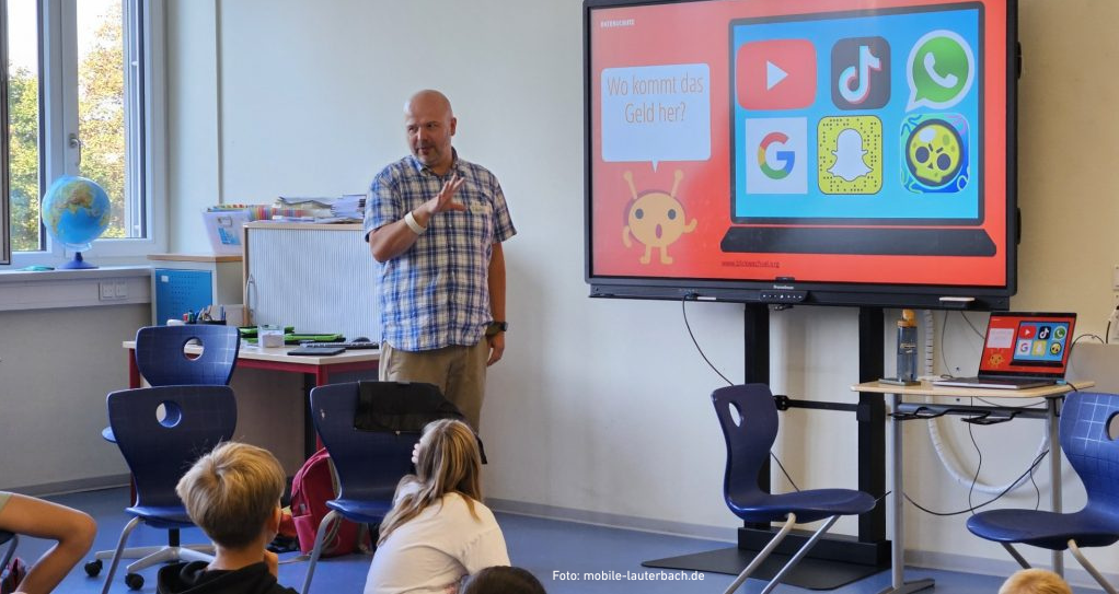 Aktionstag: Smartphone, Social Media & Co. – Was Familien wissen sollten